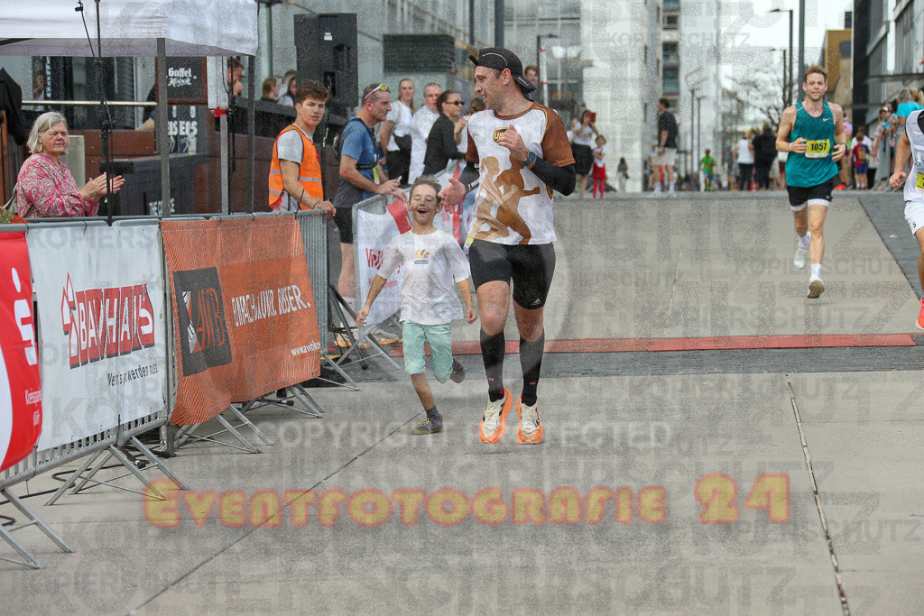 250920_1517_EX1_8738 | Sportfotografie im Rhein-Sieg Kreis, Köln, Bonn, NRW, Rheinland Pfalz, Hessen, etc. Unser Tätigkeitsfeld umfasst den Laufsport vom Volkslauf über den Marathon, Duathlon, Triathon bis zum Ultralauf wie Kölnpfad Ultra oder Schindertrail.