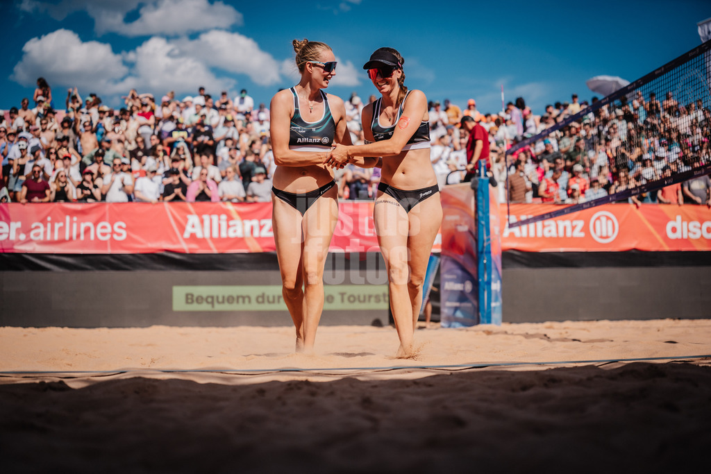 Beachvolleyball | Frauen | Allianz German Beach Tour 2025 | Tourstop München | 12.07.2025 | v.l. Tabea Schwarz und Lisa-Sophie Kotzan jubeln