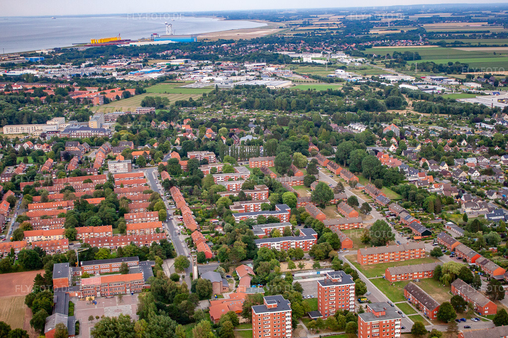 Luftbild: Pommernstr im Ortsteil Süder- und Westerwisch in Cuxhaven im Bundesland Niedersachsen in Deutschland. Foto: IMG_70513.jpg vom 06.08.2014 durch Werner Riehm/FLY-FOTO.de