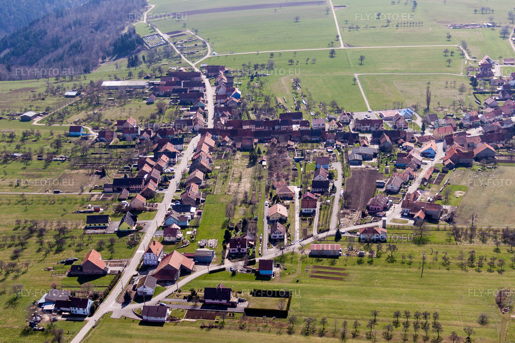 Vue aérienne: Vue de la ville à Schœnbourg dans le département Bas Rhin, France. Photo: IMG_38517.jpg prise le 20/03/2011 par Werner Riehm/FLY-FOTO.euRésolution de l'original: 4167 x 2778 px