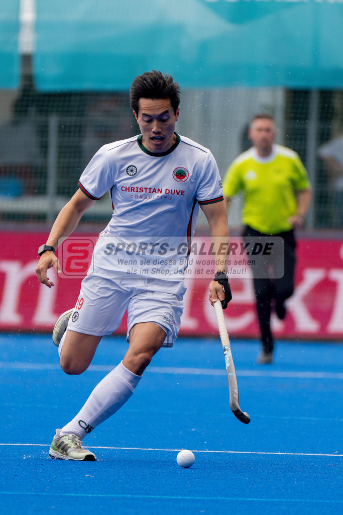 Final4_20250601-1349-HK108551 | Krefeld, Deutschland, 01.06.2025:  Feldhockey Final4 2025 – „Deutsche Feldhockey-Meisterschaften 2025“ Crefelder HTC - Rot-Weiss Köln (Finale Herren) im Gerd-Wellen-Hockeyanlage am 01.06.2025 in Krefeld, Deutschland. (Foto von Kramhöller/Fehrmann/Kaste)Krefeld, Germany, 01.06.2025: Feldhockey Final4 2025 – „Deutsche Feldhockey-Meisterschaften 2025“ Harvestehuder HTC - Düsseldorfer HC (Finale Damen) in Gerd-Wellen-Hockeyanlage at 01.06.2025 in Krefeld, Deutschland. (Foto from Kramhöller/Fehrmann/Kaste)