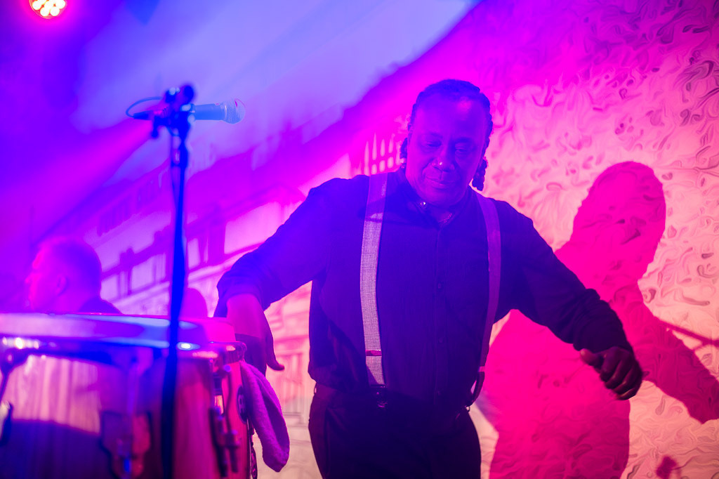 Tango meets Cuba | Tango meets Cuba mit den Klazz Brothers & Cuba Percussion im Forte Belvedere Leisnig zum Festival Hallo Leisnig 2022. - Realisiert mit Pictrs.com