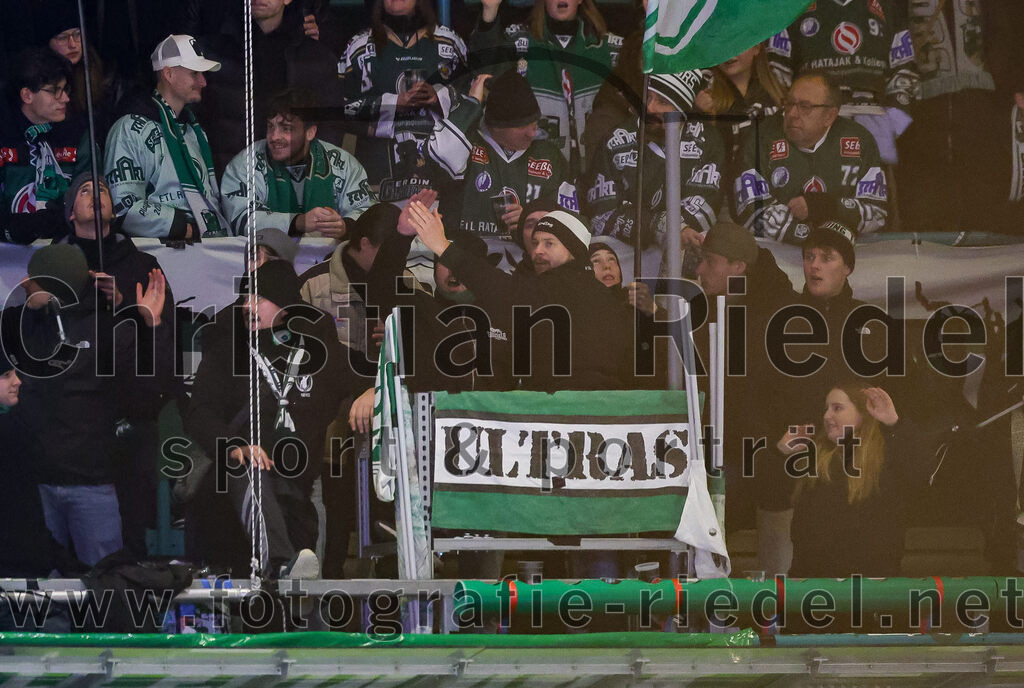 2025-12-23_027_TSV_Erding_gegen_Heilbronner_Falken | Erding, Deutschland, 23.12.2025:Eishockey, Oberliga Süd 2025 / 2026, 29. Spieltag, TSV Erding gegen Heilbronner Falken, Endergebnis: 5:4Foto: Christian Riedel / fotografie-riedel.net