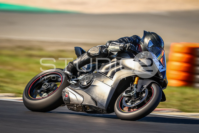 0211-260526NBR-004_211 | Deine Full-Service-Agentur für ✔️Videoproduktionen und ✔️Motorsportfotografie Jetzt Angebot anfragen!