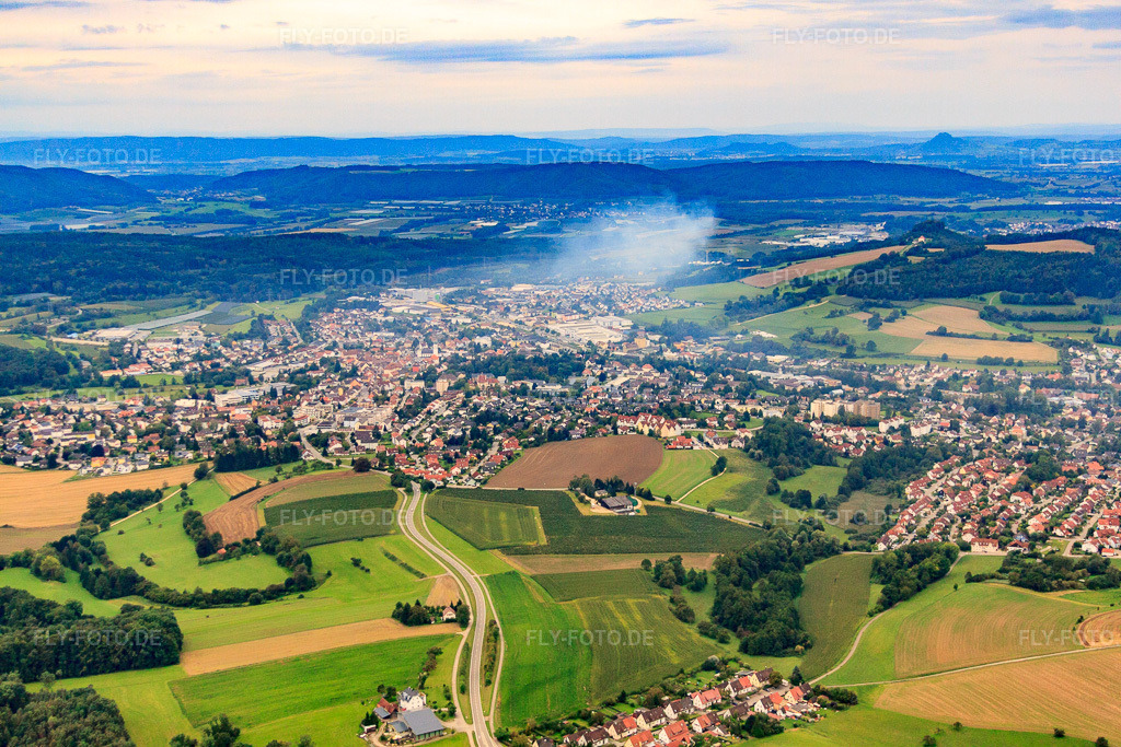 Luftbild: Ortsansicht von Nordosten in Stockach im Bundesland Baden-Württemberg in Deutschland. Foto: IMG_71813.jpg vom 31.08.2014 durch Werner Riehm/FLY-FOTO.deAuflösung des Originals: 4752 x 3168 px