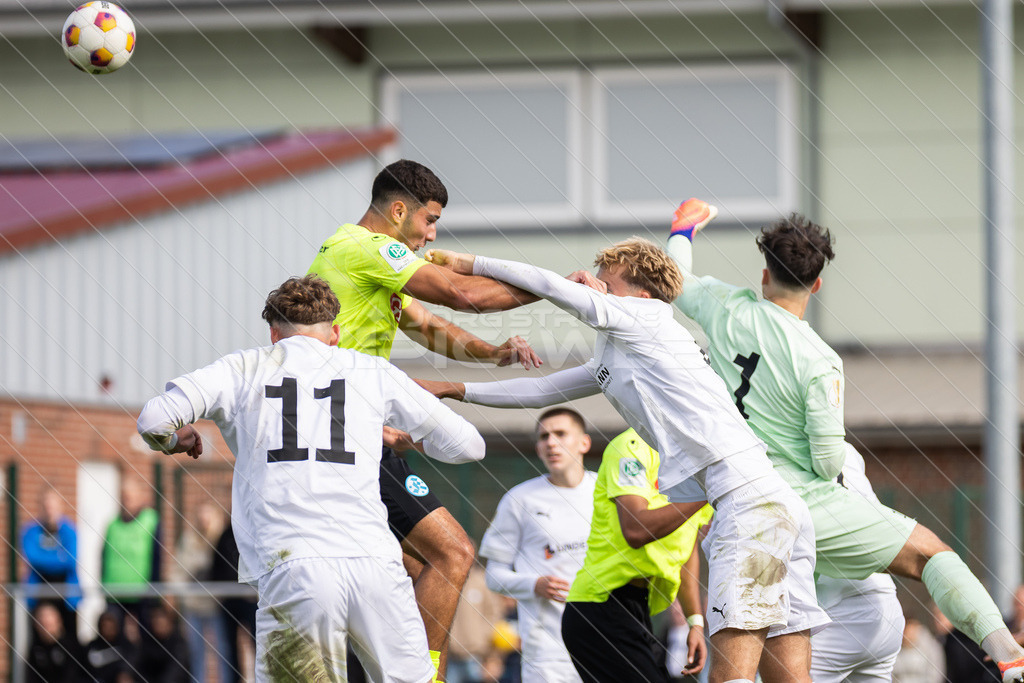 20251003_Picselweb-Fotografie_1R3_2121 | DFB Pokal 2. Runde, JFV A/O/B/H/H - SV Stuttgarter Kickers, Foto: Jörg Struwe - picselweb.de - Realisiert mit Pictrs.com
