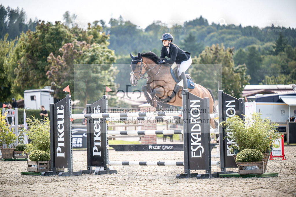 DOS_1432 | Entdecke hochwertige Reitturnierfotos von Foto Oger. Professionell, emotional und authentisch – jetzt Lieblingsmomente im Shop bestellen. - Realisiert mit Pictrs.com