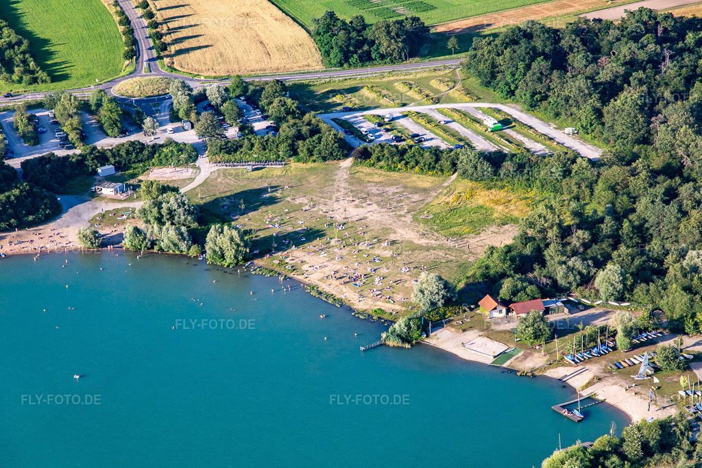 Luftbild: Liegewiese am Epplesee im Ortsteil Silberstreifen in Rheinstetten im Bundesland Baden-Württemberg in Deutschland. Foto: IMG_141886.jpg vom 28.06.2024 durch Werner Riehm/FLY-FOTO.de