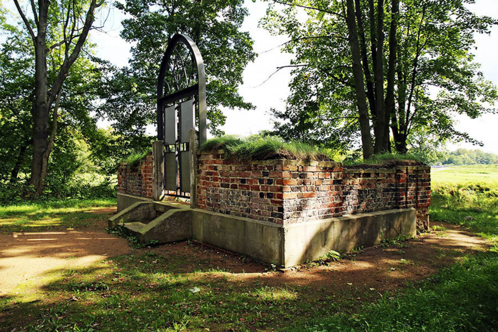 Bildlexikon Leipzig - Schlosspark Luetzschena | Das Team hinter BILDLEXIKON LEIPZIG bündelt historische wie aktuelle Informationen über die Stadt Leipzig in Text und Bild auf einer Plattform und stellt diese der interessierten Öffentlichkeit zur Verfügung.