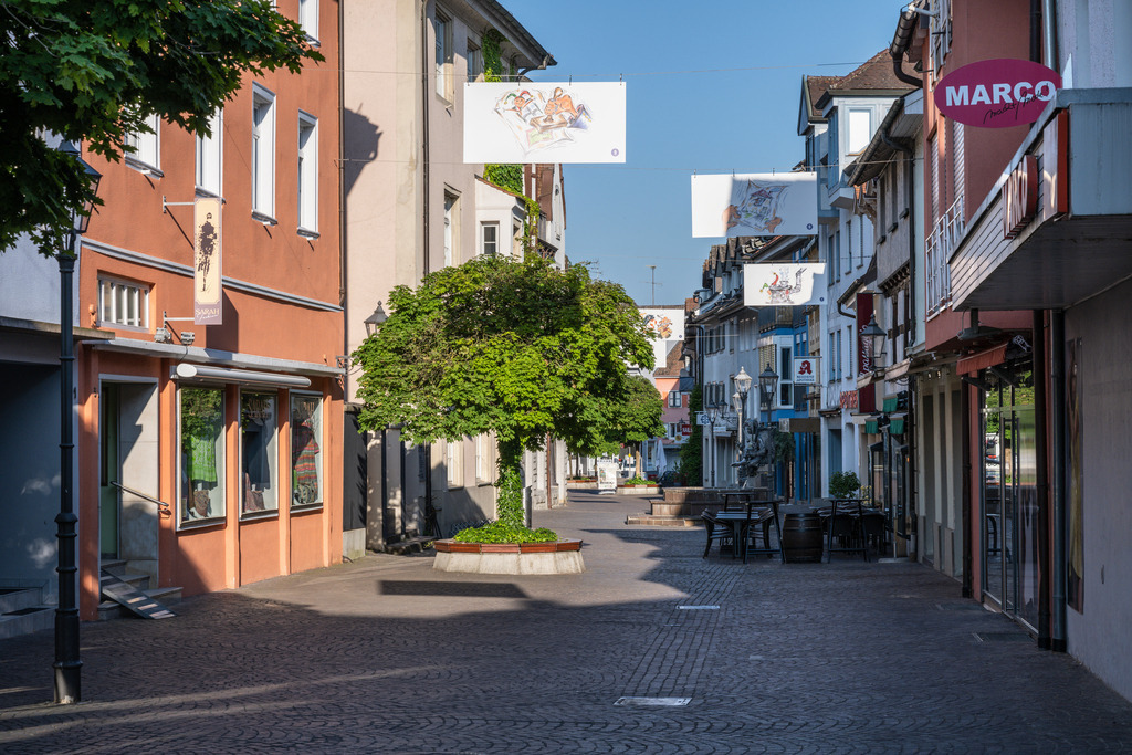 Radolfzellbilder_0451 | Die Poststraße als Fußgängerzone in der Altstadt von Radolfzell - Realisiert mit Pictrs.com