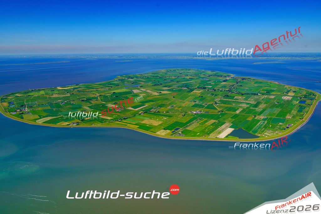 Das Luftbild der Stadt Pellworm wurde 2018 vom Flugzeug heraus erstellt (keine Drohne) Aufnahmehöhe ca.400 Meter- hohe Auflösung für beste Druck-Qualität