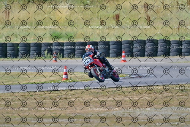 26bc03-1070 | markuskiefer.com - Realisiert mit Pictrs.com