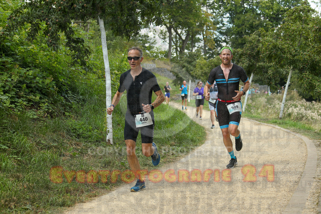 250824_1351_EX1_3989 | Sportfotografie im Rhein-Sieg Kreis, Köln, Bonn, NRW, Rheinland Pfalz, Hessen, etc. Unser Tätigkeitsfeld umfasst den Laufsport vom Volkslauf über den Marathon, Duathlon, Triathon bis zum Ultralauf wie Kölnpfad Ultra oder Schindertrail.