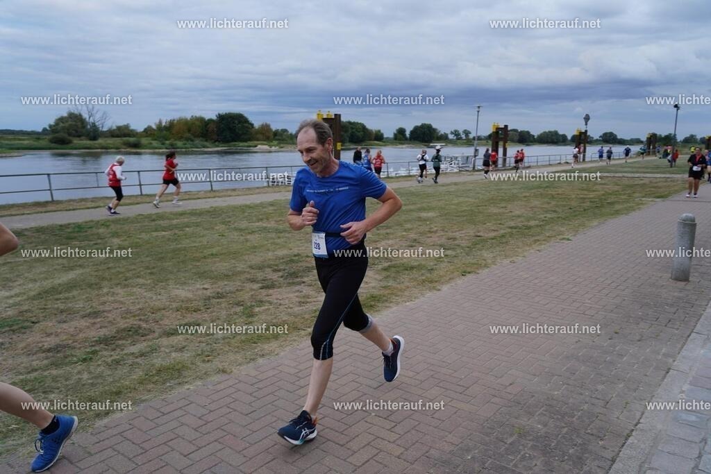 DSC05302 | Lichterlauf  - Realisiert mit Pictrs.com