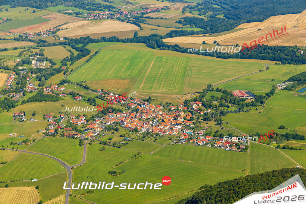 Luftbild Oechsen - Die Luftaufnahme wurde 2025 vom UL-Flugzeug heraus erstellt ( keine Drohne ) - Hochauflösende Luftaufnahme - für professionelle Ausdrucke geeignet. Die Geschenkidee !Hier alle&nbsp;Infos zur Lizenzierung der LuftaufnahmeWir fliegen auch dieses Jahr wieder in Ihre Region um Luftbilder zu erstellen.- Luftbild anfragen