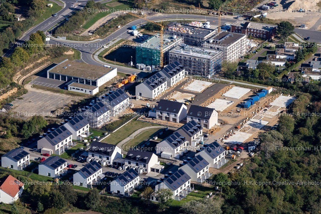 Lufbilder Jülich-5849 | Gebäude- Ensemble- Baustellen zum Neubau eines Stadtquartiers "Schneiderstraße " an der Von-Stephan-Straße in Jülich im Bundesland Nordrhein-Westfalen, Deutschland - Realisiert mit Pictrs.com