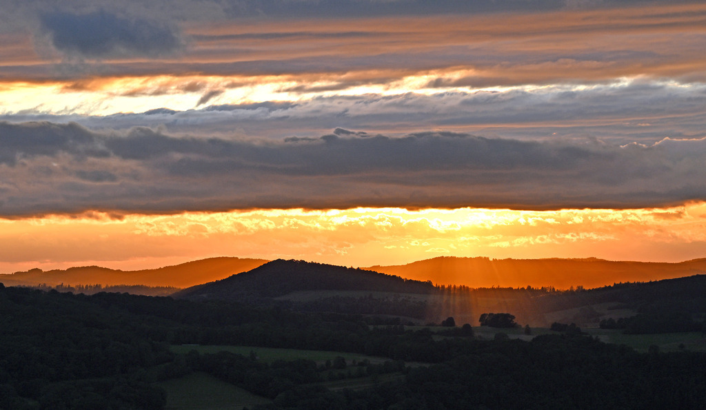 Rhön-Sonnenuntergang02p | lucisnaturbilder - Realisiert mit Pictrs.com