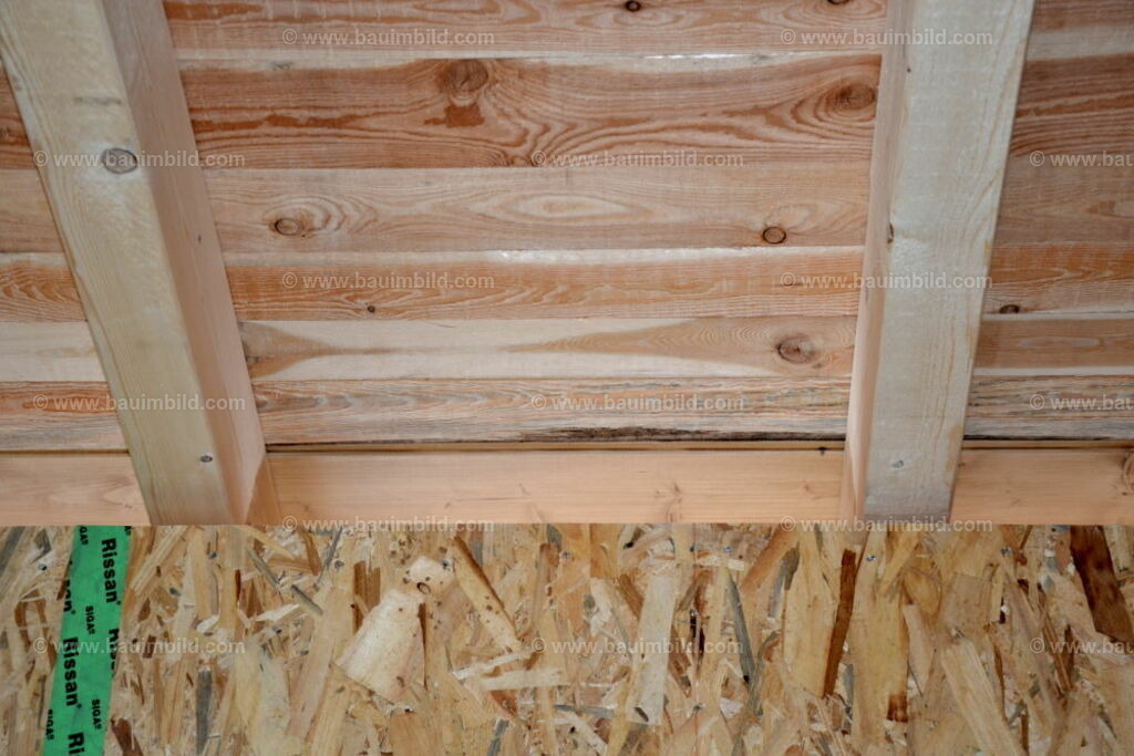bib-lg09-holzbau-0169 | Nach LV-Leistungsgruppen sortierte Detailfotos über den Bau eines Hauses. Alle Hausbau-Bilder direkt vom Urheber und Autor der Website Haus-Selber-Bauen.com