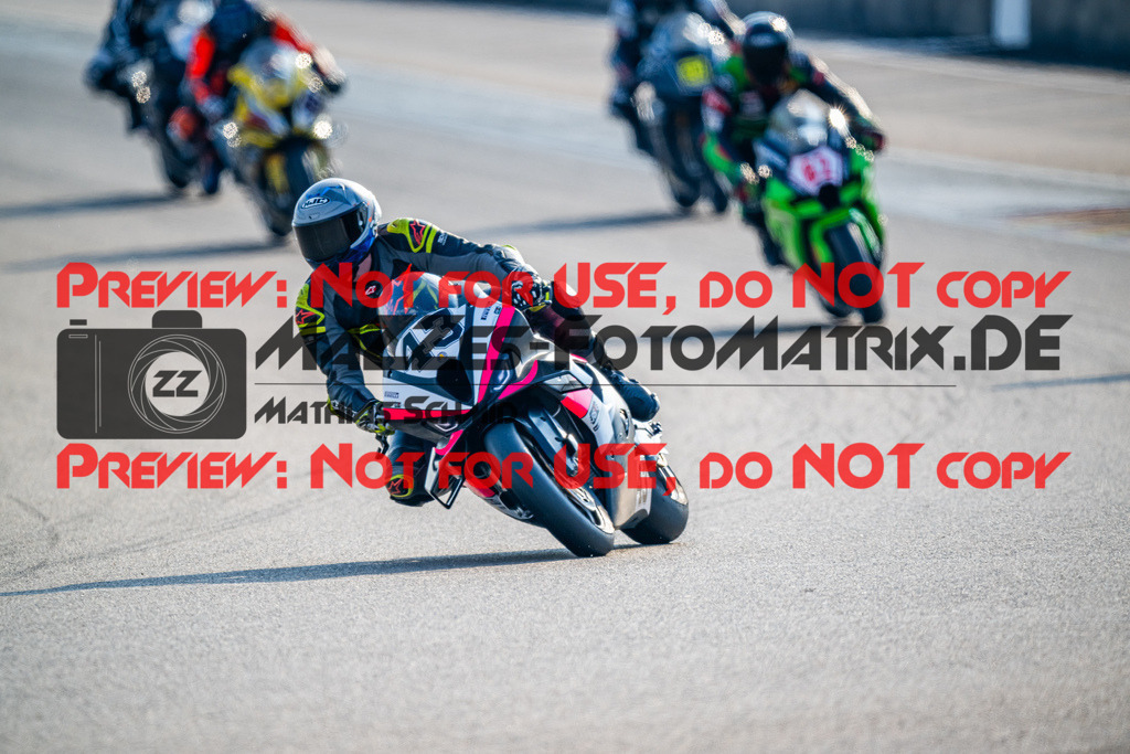 MaZZes_FotoMatrix_240504_6007705_5859 | STK1000
