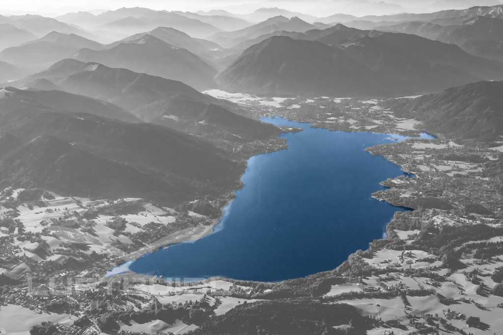 Der Tegernsee im Nord-Süd-Blick; W28 | LuftBuidl Tegernsee - Realisiert mit Pictrs.com