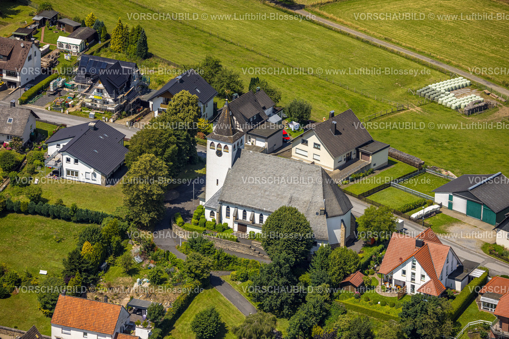 Sundern240708682 | Luftbild, Kirche St. Antonius, Langscheid, Sundern, Sauerland, Nordrhein-Westfalen, Deutschland