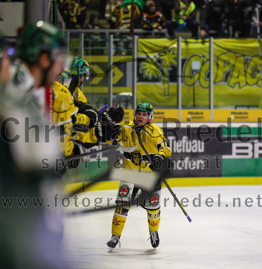 2025-12-19_096_TSV_Erding_gegen_Toelzer_Loewen | Erding, Deutschland, 19.12.2025:Eishockey, Oberliga Süd 2025 / 2026, 27. Spieltag, TSV Erding gegen Tölzer Löwen, Endergebnis: 2:5Alex Groß-Rubatscher (Tölzer Löwen, #91)Foto: Christian Riedel / fotografie-riedel.net