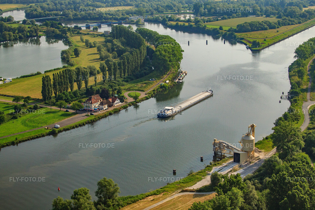 Luftbild: Port De Plaisance de Cattenom in Cattenom im Bundesland Moselle in Frankreich. – Foto: IMG_29379.jpg vom 26.06.2010 durch Werner Riehm/FLY-FOTO.de – Auflösung des Originals: 4752 x 3168 px