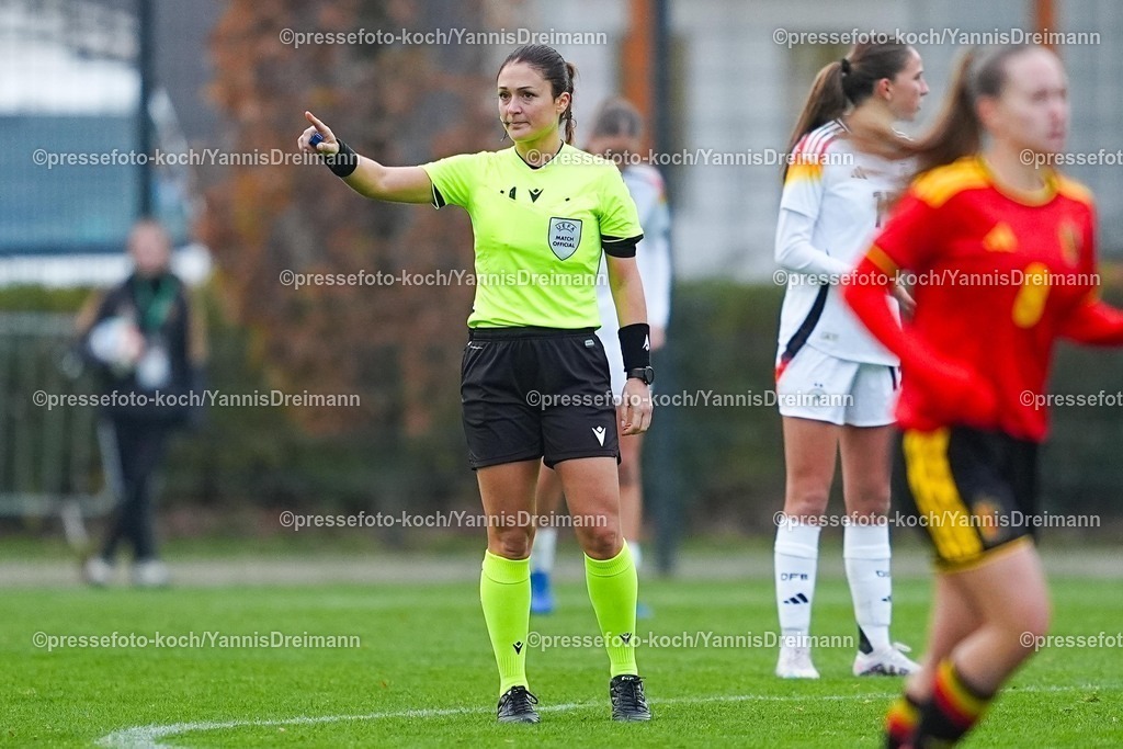 xYDRx26112502044 | 26.11.2025, xydrx, Fußball, Länderspiel, EM-Qualifikation U19-Frauen, Belgien - Deutschland, Sportschule Wedau: Deborah Bianchi (Schiedsrichterin)