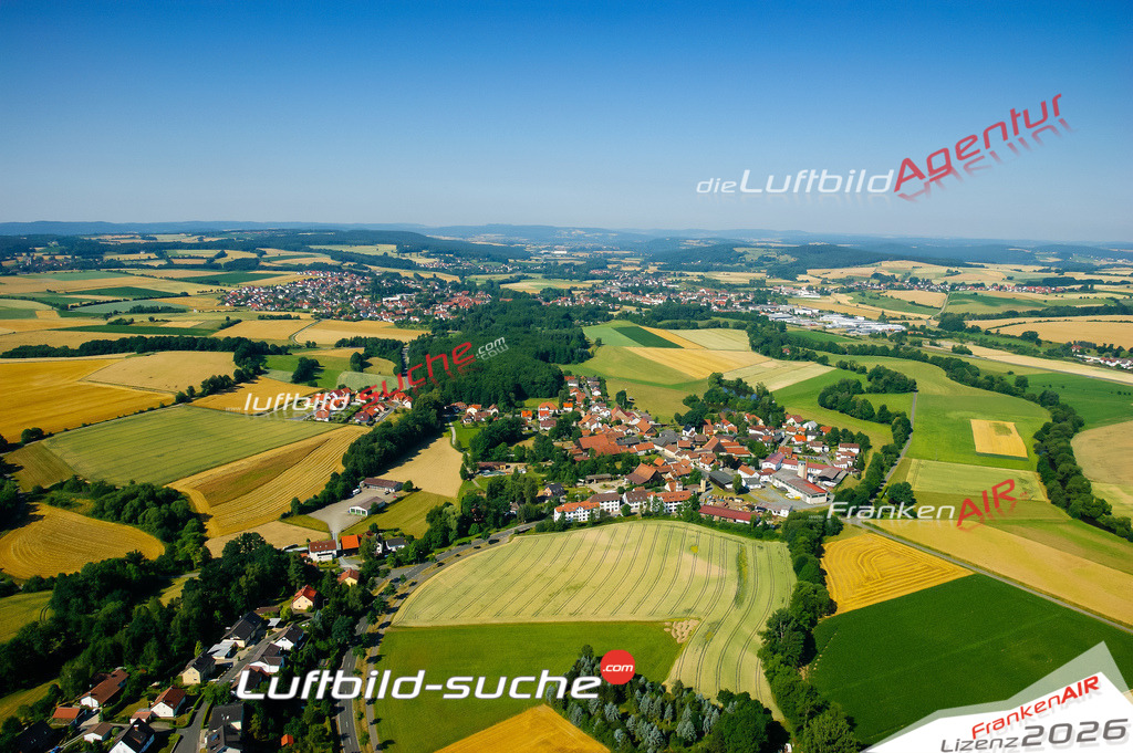 Die Luftaufnahme der Stadt Küps wurde vom UL-Flugzeug heraus erstellt ( keine Drohne )- hohe Auflösung für beste Qualität