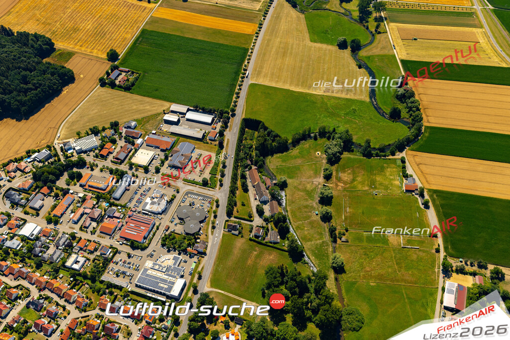 Die Luftaufnahme Gewerbegebiet - Krumbach wurde 2022 vom Flugzeug aus (keine Drohne) erstellt. Hohe Auflösung -für große Poster und Wandbilder geeignet - Garantiert!