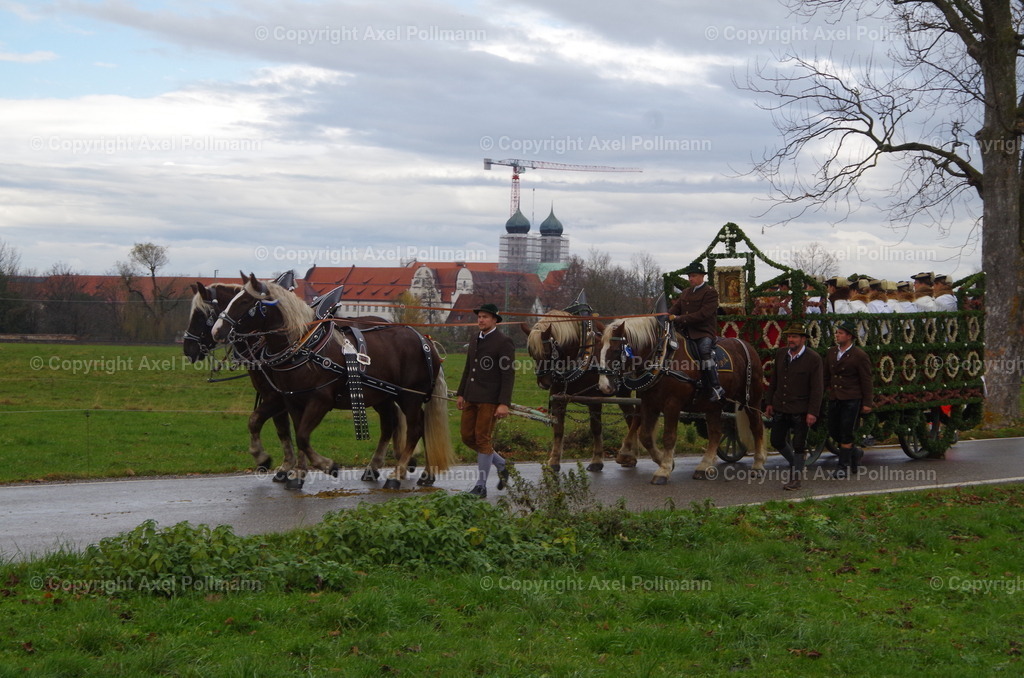 IMGP9848 | fotografiert von Axel PollmannLeonhardi Wallfahrt Benediktbeuern und Murnau, Fronleichnam, Fasching, Landschaft im Loisachtal und Benediktbeuern  - Realisiert mit Pictrs.com