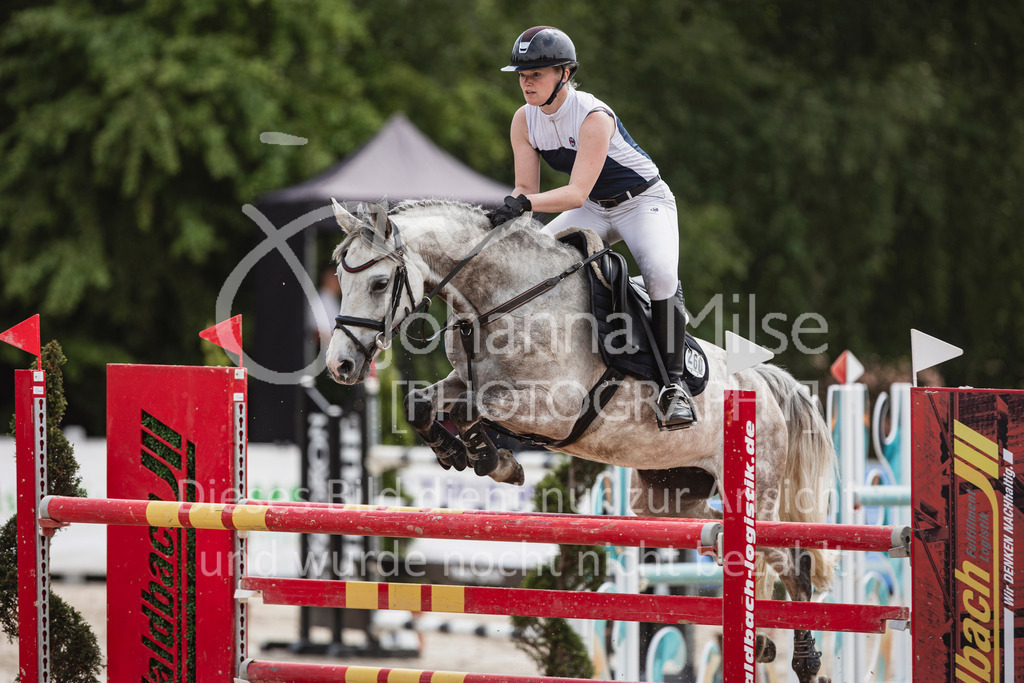 250531_MayDays_M2-SpringenmstAnf-807 | Deine schönsten Turniermomente als professionelle Fotos! Entdecke hochwertige Pferdesport-Fotografie im Online-Shop. Jetzt Fotos finden & bestellen!