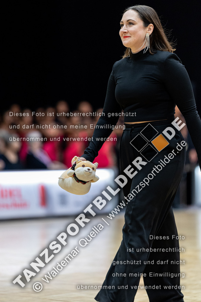 20240113-10664 | Hier finden Sie Tanz Bilder vom Latein und Standard Formationen tanzen. Sportbilder vom Tanzsport. Schöne Fotos und von Weltmeisterschaft, Europameisterschaft, Bundesliga, Regionalliga, Oberliga und Landesliga sowie von GOC Stuttgart, DanceComp, WM Bremen