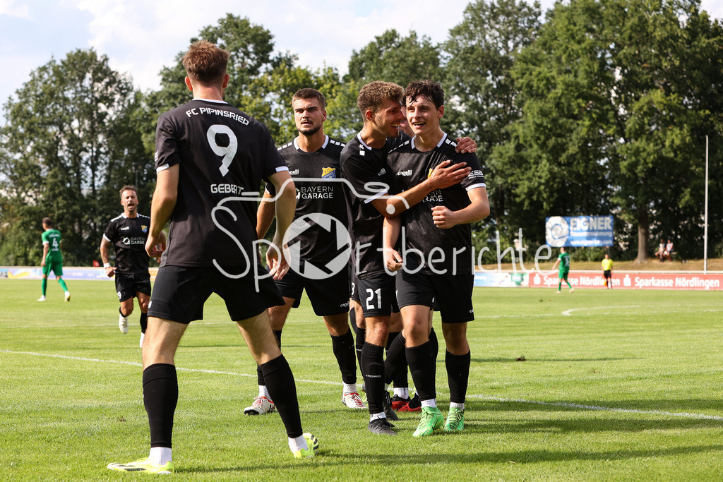 TSV 1861 Nördlingen - FC Pipinsried | Jubel nach dem Treffer zum 1-2 druch Florian GEBERT (FCP #9)