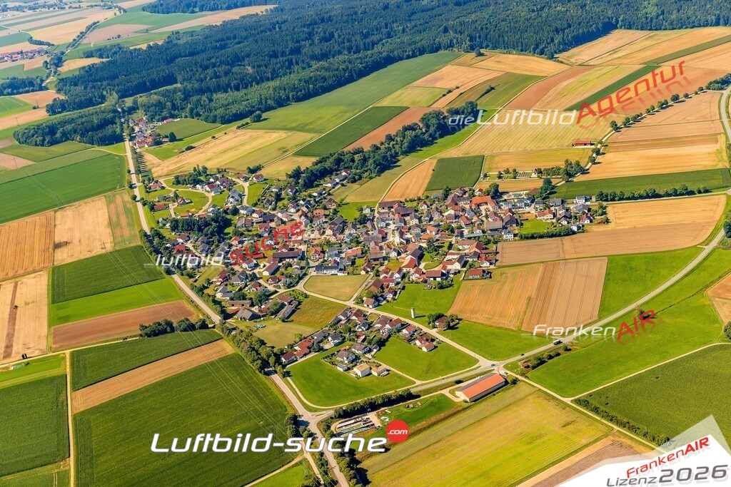 Geschenkidee Mendorf bei Altmannstein -Die Luftbildaufnahme wurde 2025 vom UL-Flugzeug heraus erstellt ( keine Drohne ) - Hochauflösende Luftaufnahme -Nicht vergleichbar mit Google Maps oder Satelittenbilder- Die Geschenkidee !Mit Lizenz und Bildrechte bestellbar