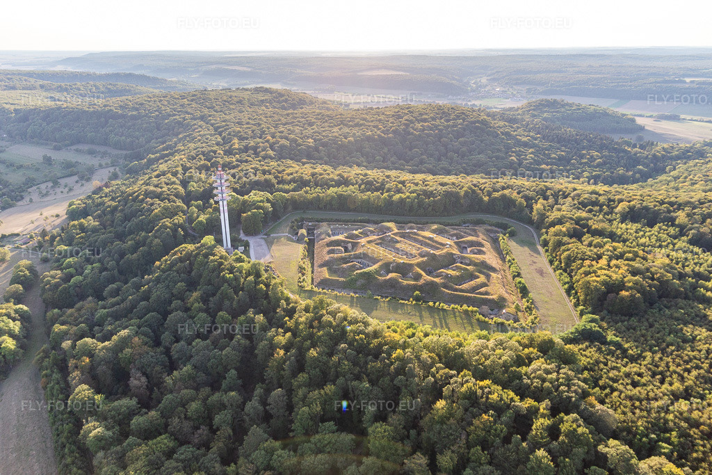 Vue aérienne: Fragments de la fortification de la citadelle 