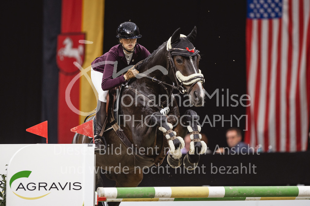 231028_Oldenburg_S1-Spr_Amateure-180 | Deine schönsten Turniermomente als professionelle Fotos! Entdecke hochwertige Pferdesport-Fotografie im Online-Shop. Jetzt Fotos finden & bestellen!