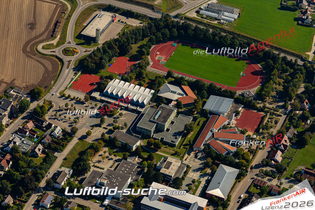 Aktuelles Luftbild von  Aichach Kauf mit Lizenz / Bildrechten möglich- Die Luftaufnahme wurde 2021 mittels UL-Flugzeug erstellt ( keine Drohne ) - hochauflösende Kamera-Systeme von  Canon -Beste Qualität - Für grossformatige Ausdrucke geeignet. Die Geschenkidee !