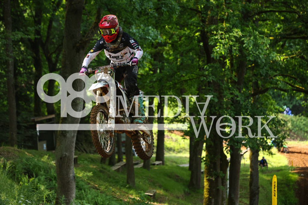5E6A3563 | 989 MEDIAWORK