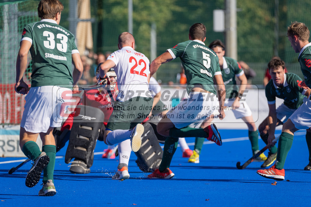 HK_20221009_100818 | 1. Bundesliga Herren Crefelder HTC - Uhlenhorst Mülheim am 9.10.2022 Crefelder HTC, Krefeld , Ehling Jonathan ( Crefelder HTC #17 ) , Dennis Holthaus ( Uhlenhorst Mülheim #5 )