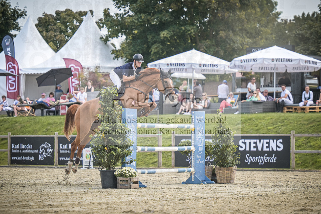 DOS_0976 | Entdecke hochwertige Reitturnierfotos von Foto Oger. Professionell, emotional und authentisch – jetzt Lieblingsmomente im Shop bestellen.Deutschlandweite Turnierfotografie. - Realisiert mit Pictrs.com