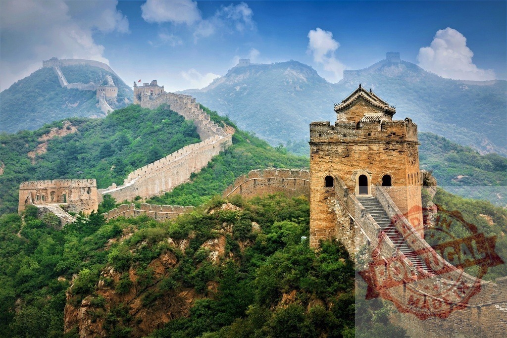 Great Wall of China Jinshanling winding through green mountains | Great Wall of China Jinshanling section stretching over rugged mountains and showing watchtowers - Realized with Pictrs.com