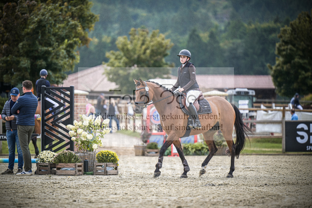 DOS_0426 | Entdecke hochwertige Reitturnierfotos von Foto Oger. Professionell, emotional und authentisch – jetzt Lieblingsmomente im Shop bestellen.Deutschlandweite Turnierfotografie. - Realisiert mit Pictrs.com