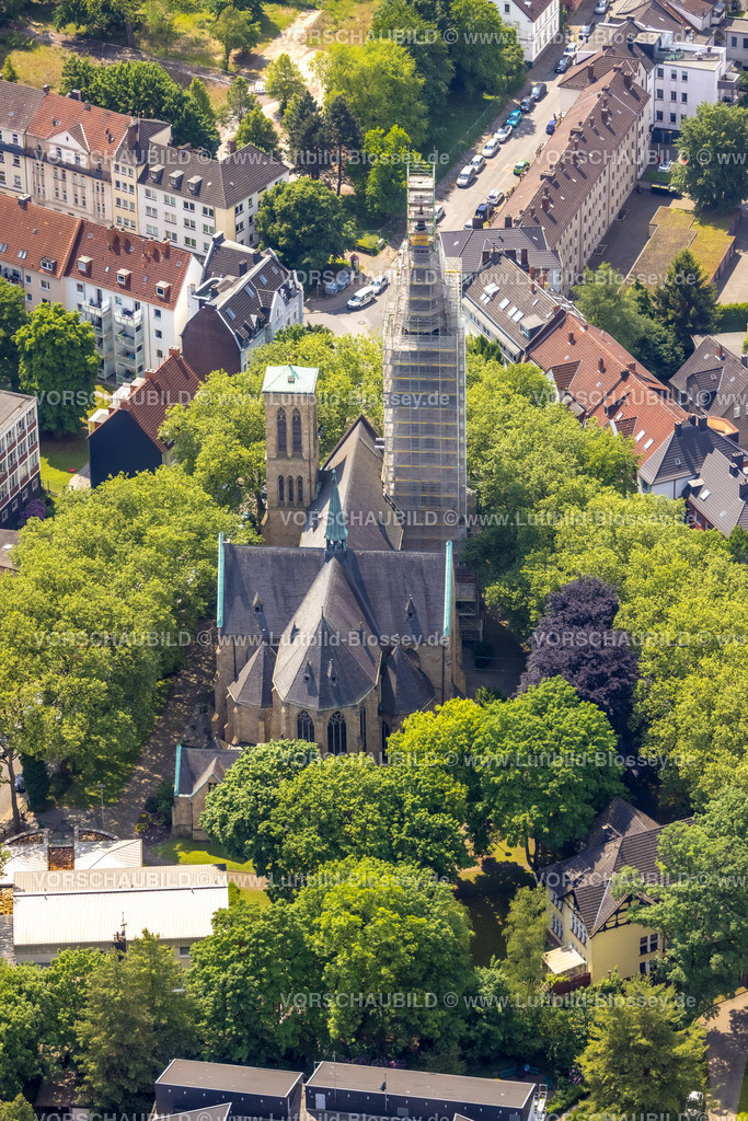 Herne220503166 | Luftbild, Baustelle mit verhülltem Kirchturm Herz Jesu Kirche, Herne-Mitte, Herne, Ruhrgebiet, Nordrhein-Westfalen, Deutschland