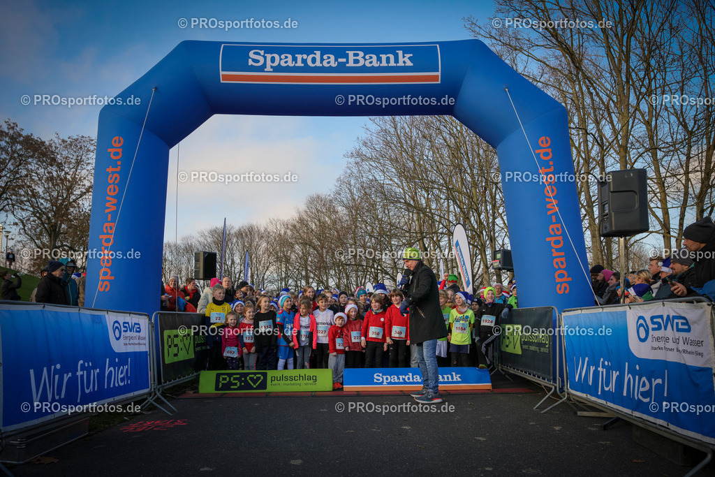 6. Bonner Nikolauslauf; Bonn, 14.12.2025 | Impressionen vom 6. Bonner Nikolauslauf am 14.12.2025 in Bonn (Nordrhein-Westfalen). 