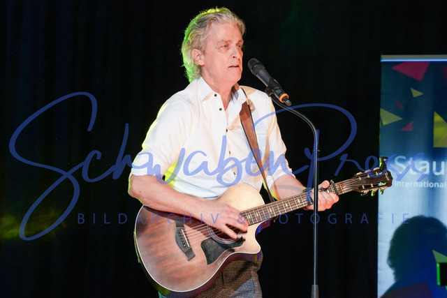 060424Ho1650 | Wolle Becker -Stauferkrone 2024
Der internationale Schlagerwettbewerb Stauferkrone wird 2024 bereits zum fuenften Mal von Maitis Media ausgerichetet. 
Deutschland, Donzodrf, Stadthalle, 06.04.2024


