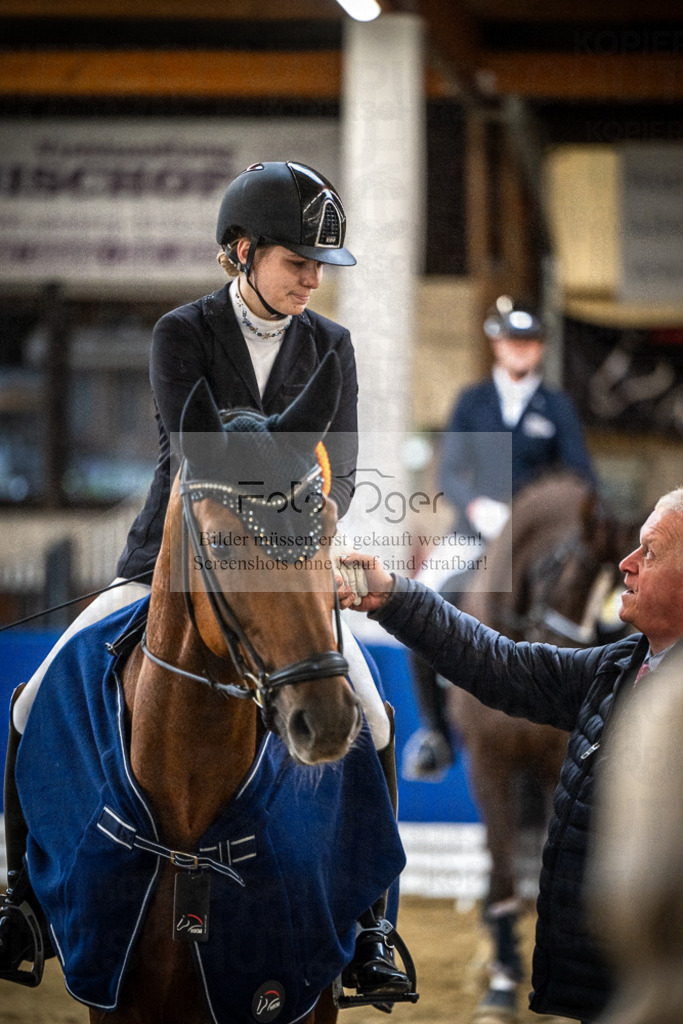 DOS_0012 | Entdecke hochwertige Reitturnierfotos von Foto Oger. Professionell, emotional und authentisch – jetzt Lieblingsmomente im Shop bestellen.Deutschlandweite Turnierfotografie. - Realisiert mit Pictrs.com