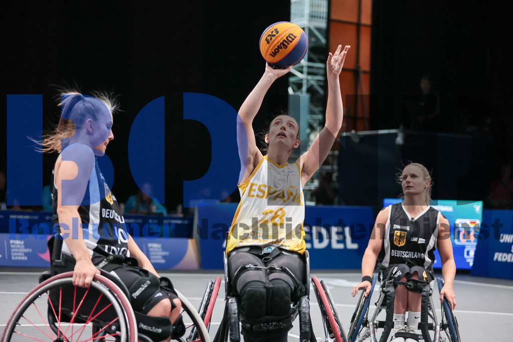 SES_TTG3X320250717-132 | bond - Realisiert mit Pictrs.com