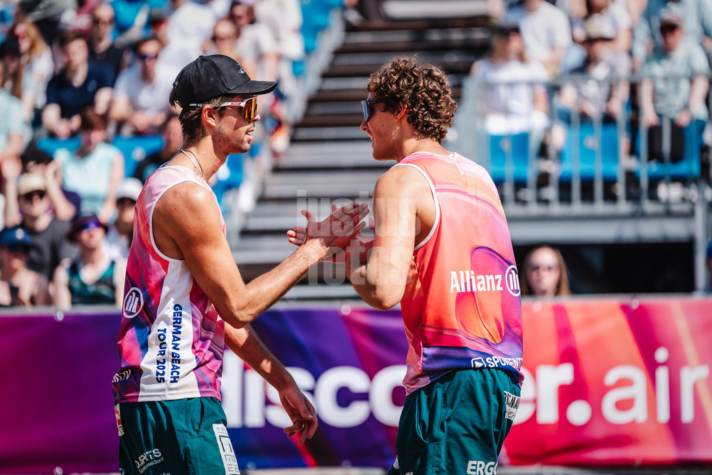 Beachvolleyball | Männer | Allianz German Beach Tour 2025 | Tourstop Hamburg | 31.05.2025 | v.l. Niklas Held und Hennes Nissen