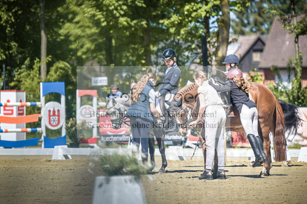 DOS_8621 | Entdecke hochwertige Reitturnierfotos von Foto Oger. Professionell, emotional und authentisch – jetzt Lieblingsmomente im Shop bestellen.Deutschlandweite Turnierfotografie. - Realisiert mit Pictrs.com